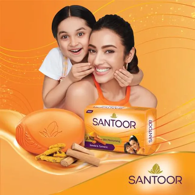 Santoor Sandal & Turmeric Bath Soap for Younger Looking & Glowing Skin, 100 g - Image 5