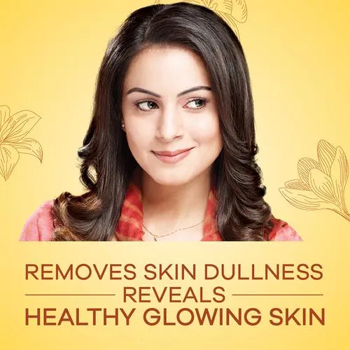 Himalaya Natural Glow Kesar Face Wash, 100 ml - Image 4