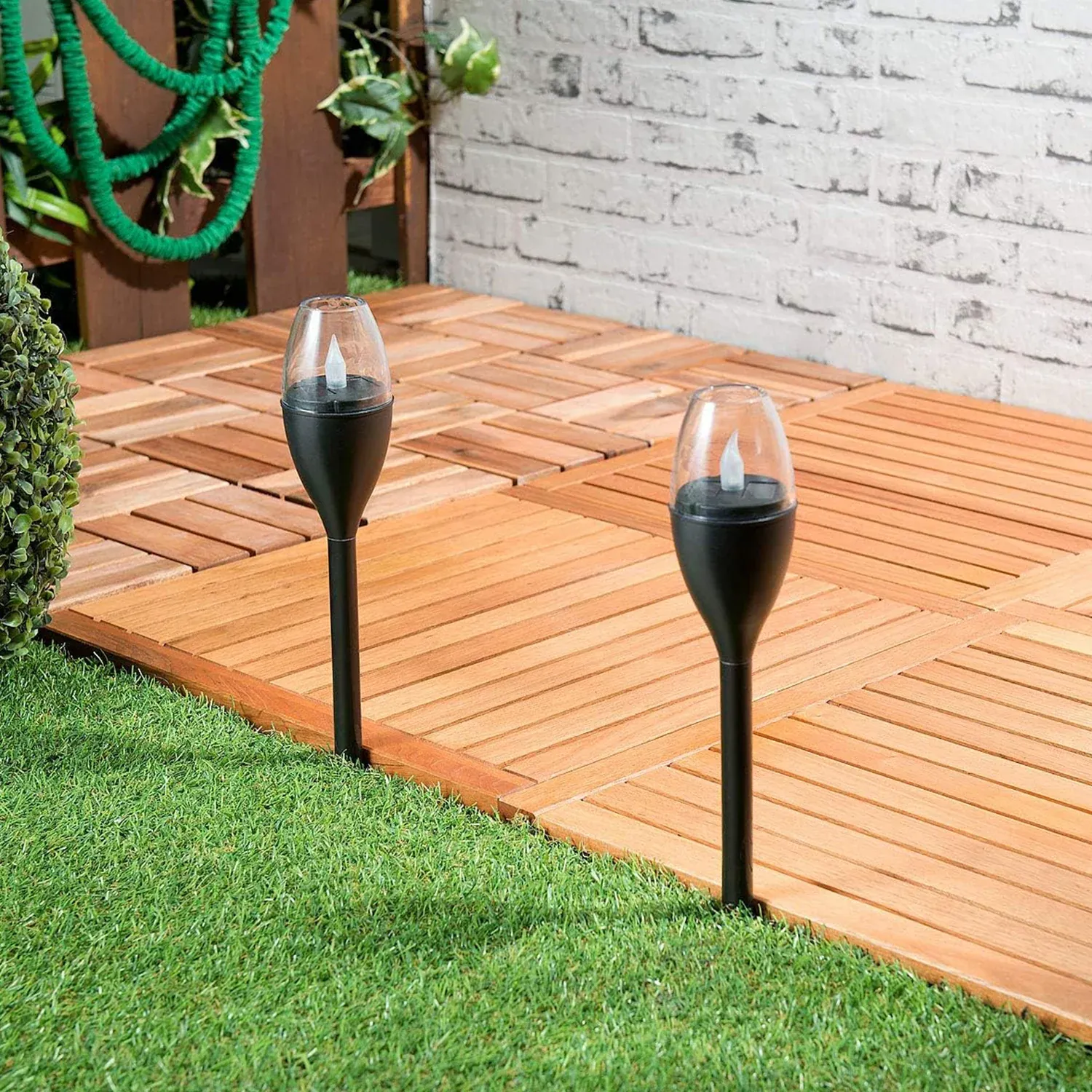 Solar-Powered Outdoor Pathway Garden Light (1 Pc) - Detailed Feature View 6