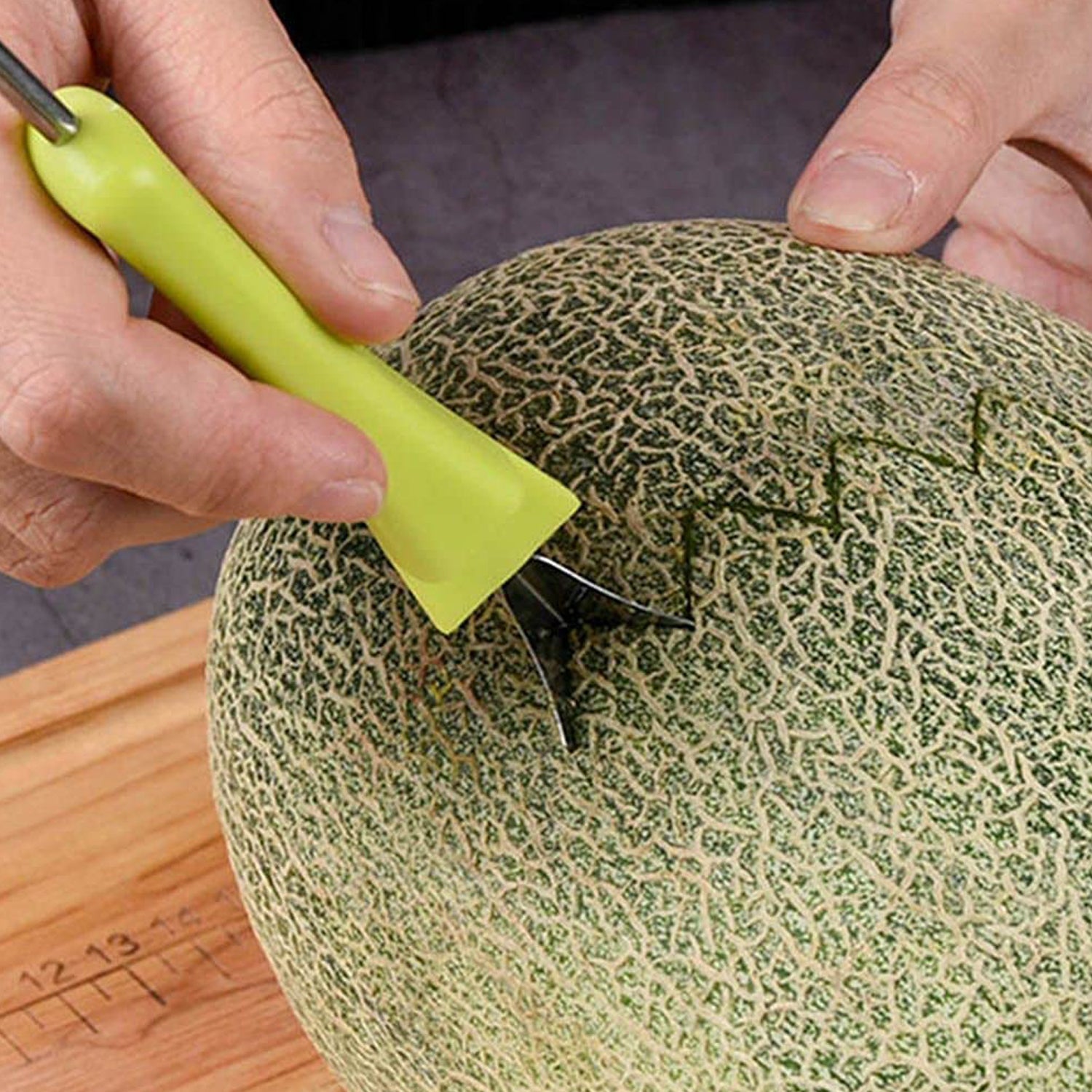 4-in-1 Stainless Steel Fruit Baller & Scooper - Detailed Feature View 3