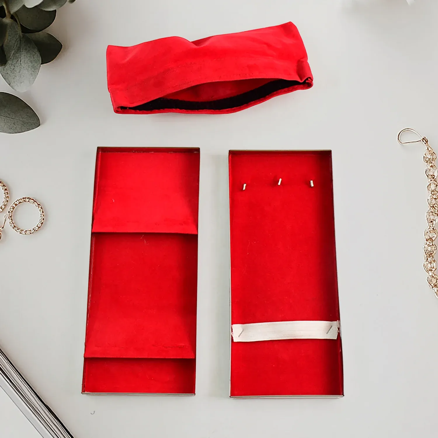 Premium Stainless Steel Velvet Lined Jewellery Storage Box with Lock and Red Interior - Detailed Feature View 3