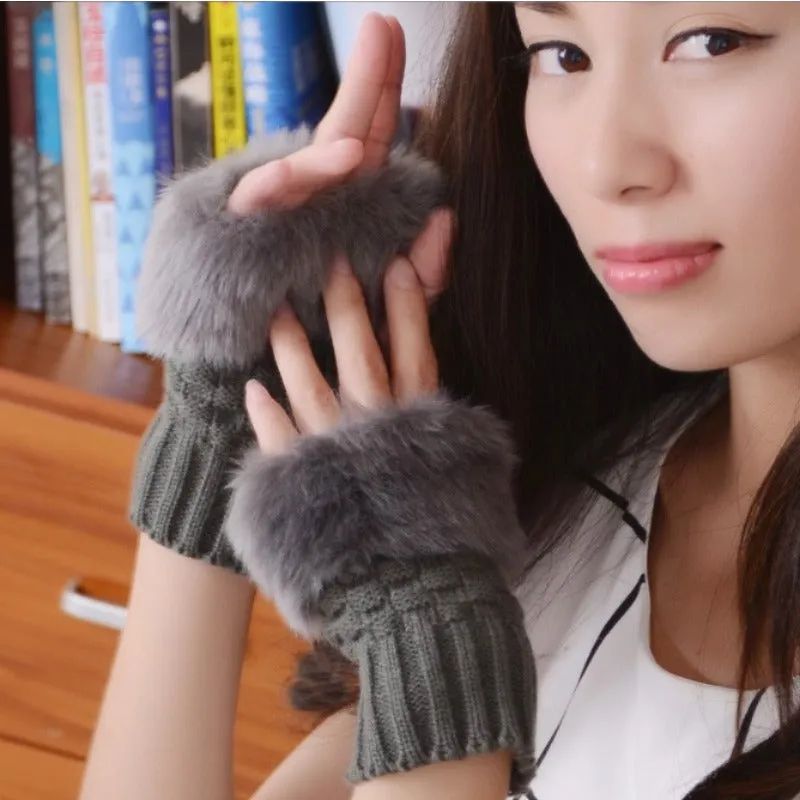 Autumn & Winter Warm Gloves – Women’s Half-Finger Plush Lined Gloves (1 Pair) - Detailed Feature View 2
