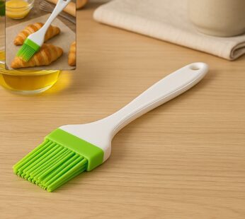 Silicone Kitchen Oil Spatula Brush with Handle Pastry / Cake Brush (17 cm / 1 Pc)