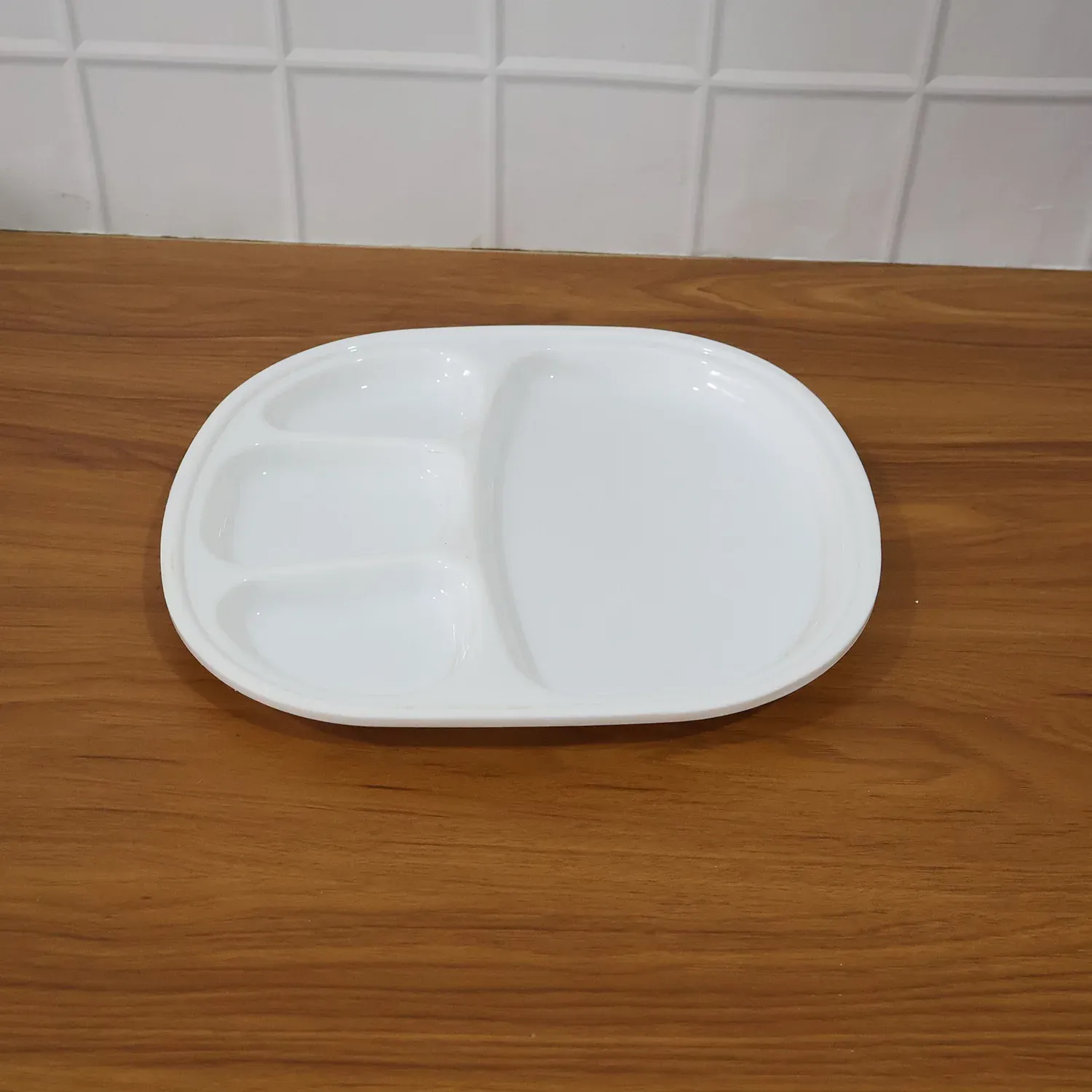 Plastic Large Compartment Dinner Plate / Thali with 4 Sections - Detailed Feature View 7