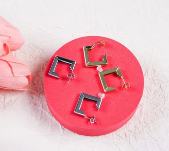 Fashion Square Earrings – Trendy Geometric Jewelry for Women & Teens (Random Color-Pack of 1 Pair)