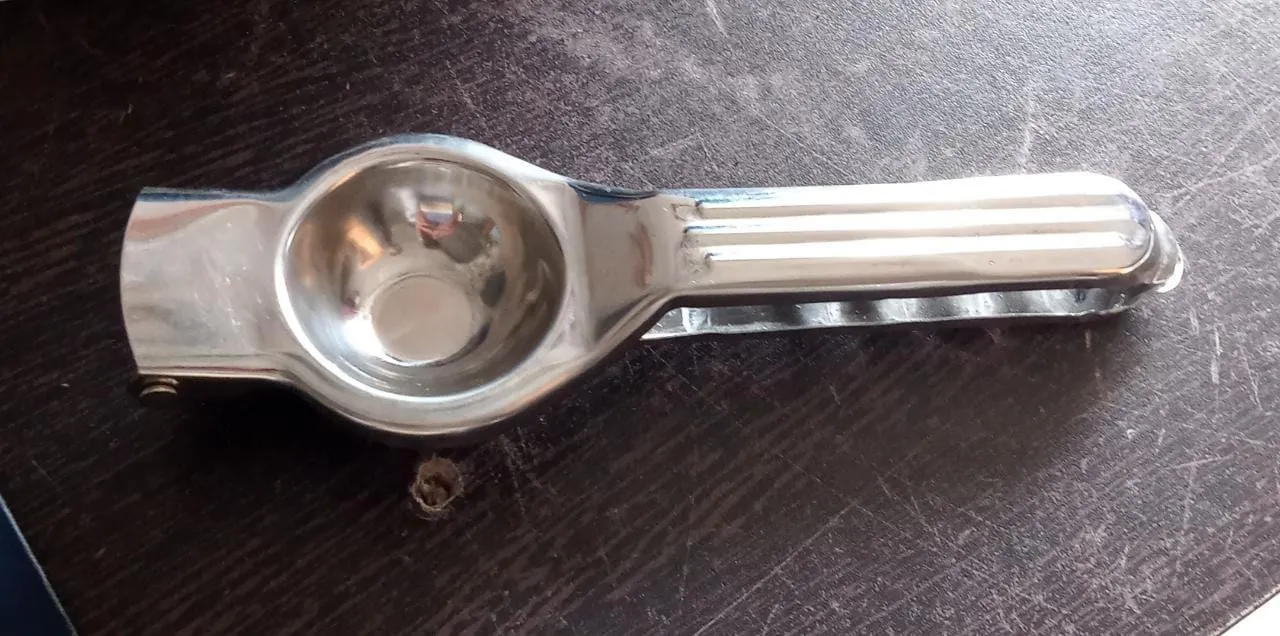 Stainless Steel Lemon Squeezer - Detailed Feature View 8