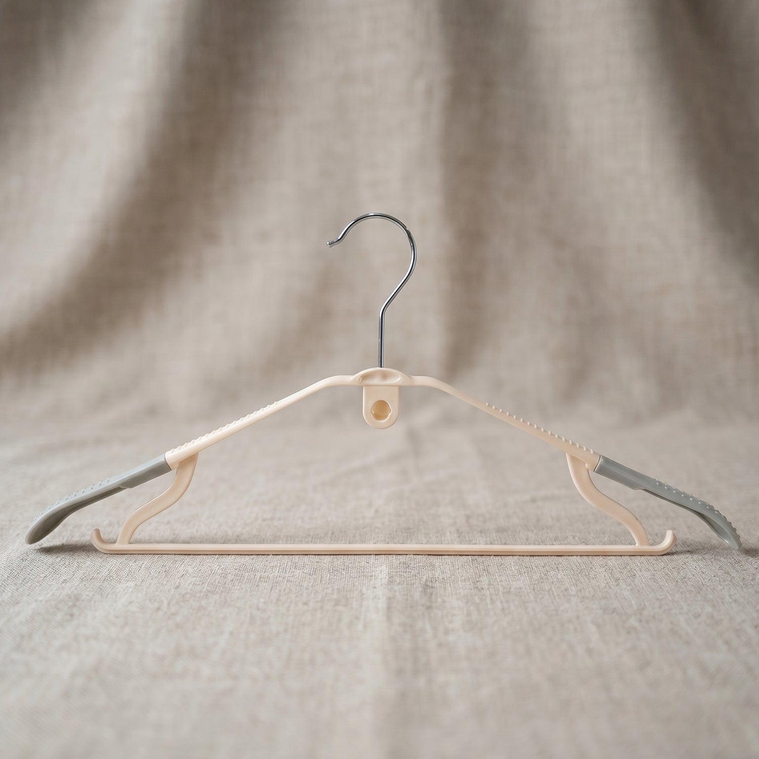 Durable Plastic Clothes Hangers Set (5 Pc Set) - Detailed Feature View 6