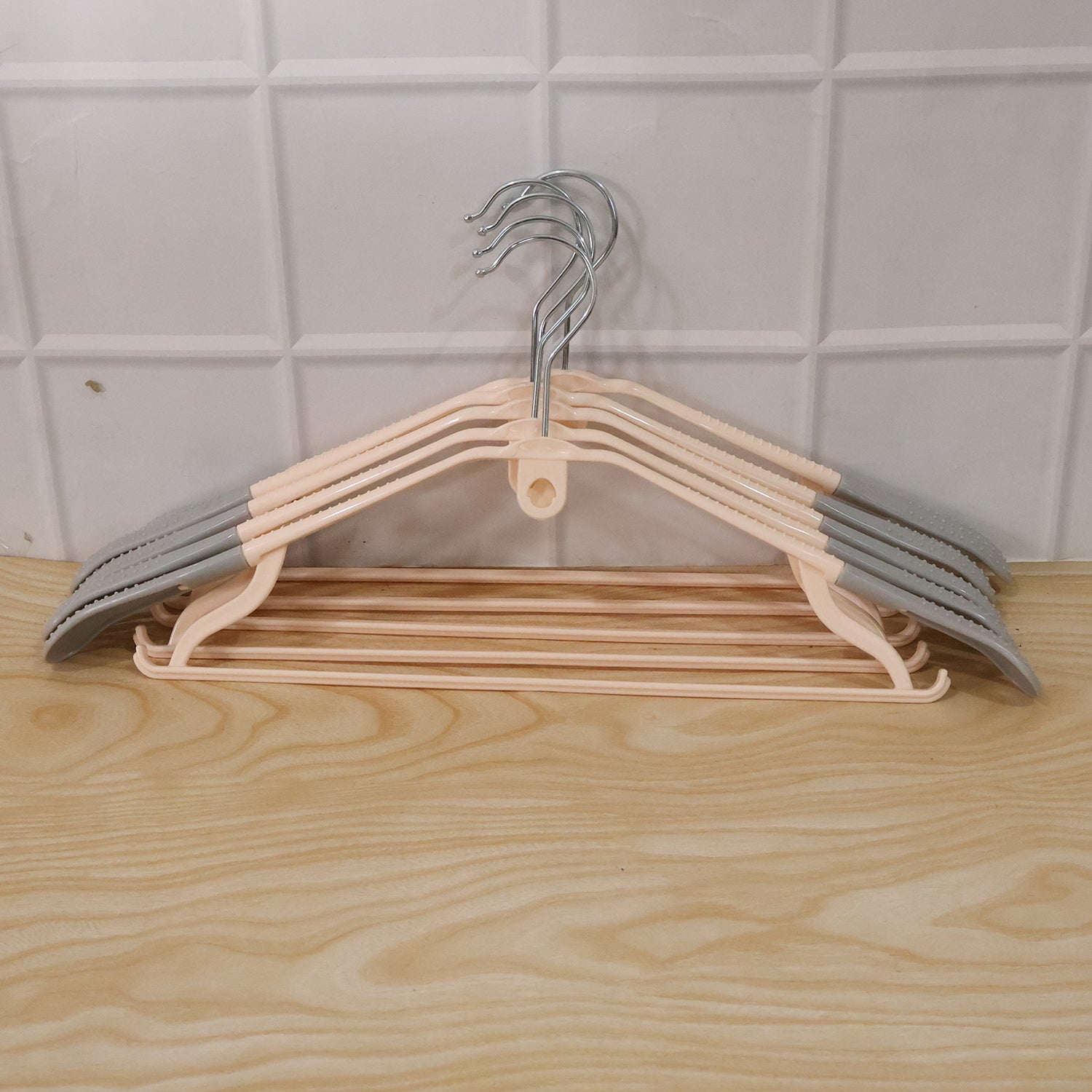 Durable Plastic Clothes Hangers Set (5 Pc Set) - Detailed Feature View 7