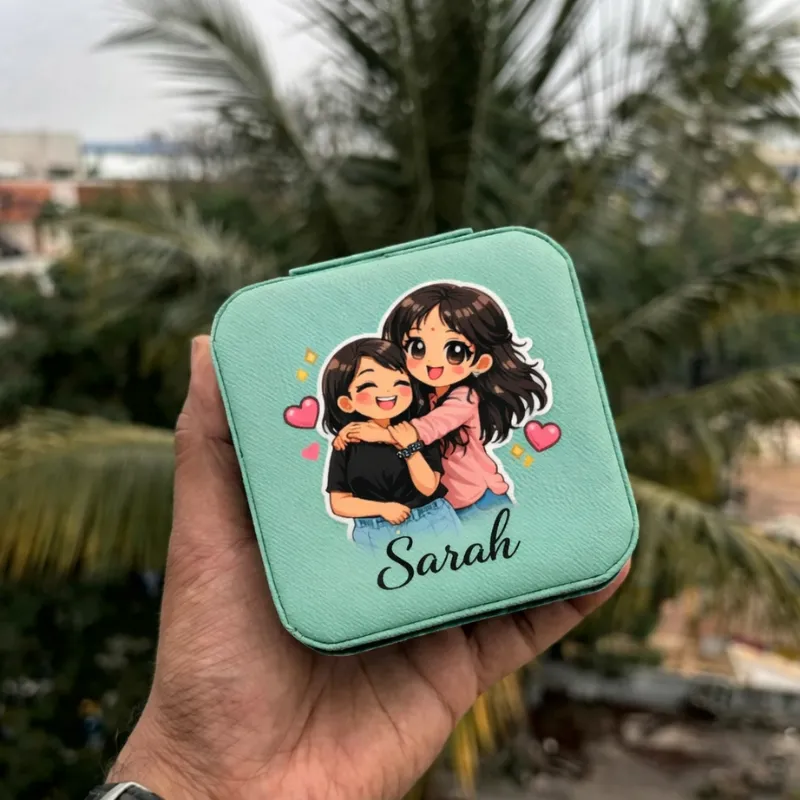 Personalized Chibi-Style Illustration Jewelry Organizer – Custom Travel Jewelry Box Case | Cute Anime Gift for Girls & Women - Detailed Feature View 1