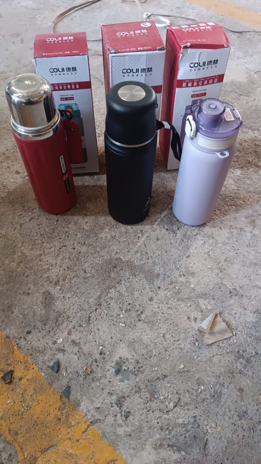 Stainless Steel Vacuum Insulated Water Bottle approx 800ml (1 Pc) - Detailed Feature View 8