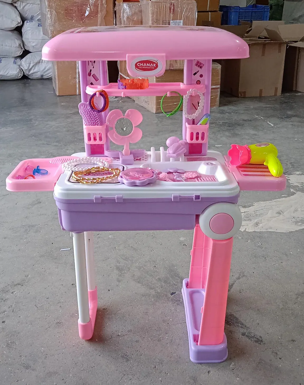 Big Beauty Set Suitcase On Wheel, The Ultimate Beauty Set On Wheels for Girls, Makeup Kit is Easy to Clean & Use, Portable Beauty Set with 25 Pieces for 3 Years BIS Approved. (Beauty Set Trolley) - Detailed Feature View 9