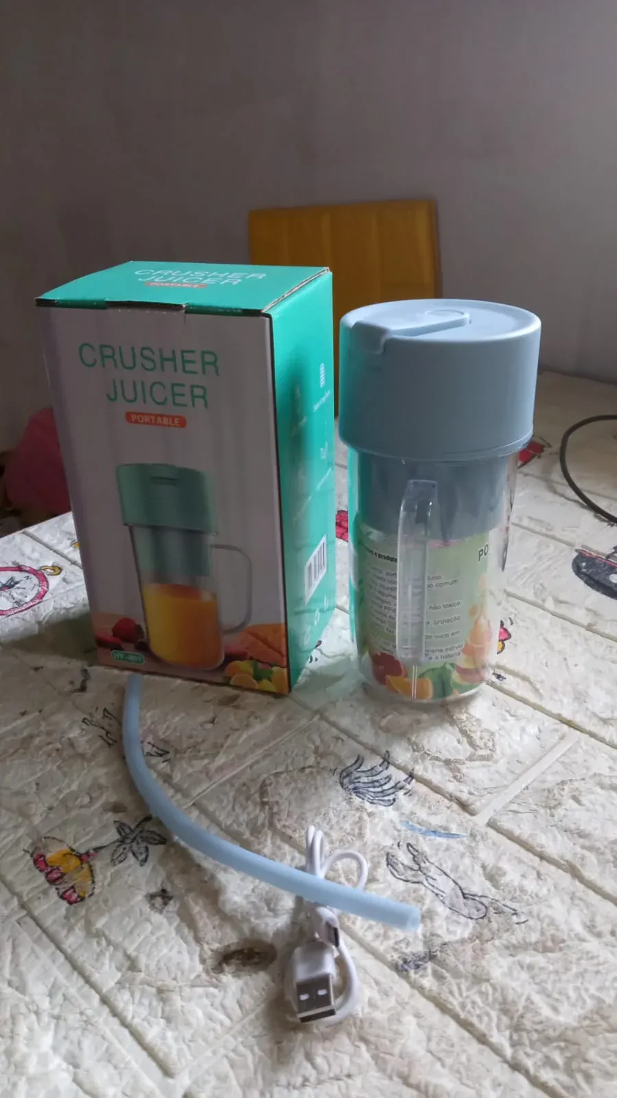 2 In1 Portable Crusher Juicer With Handle & Straw for Smoothie Sipper USB Rechargeable (340 ml) 6 Stainless Steel Blades Compact Juicer Mixer, Juicer Portable Fresh Juice Blender Portable Electric Juicer ( 340 ML ) - Detailed Feature View 8