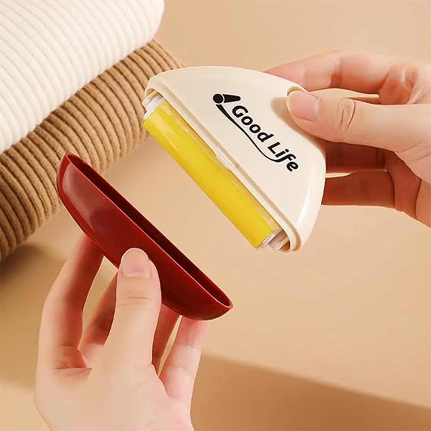 Reusable Small Lint Roller for Pet Hair & Fabric Cleaning - Detailed Feature View 2