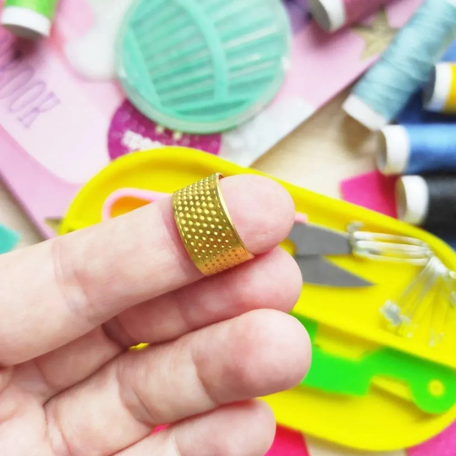 7 in 1 Multipurpose Tailoring Sewing Kit with Thread & Needles - Detailed Feature View 4