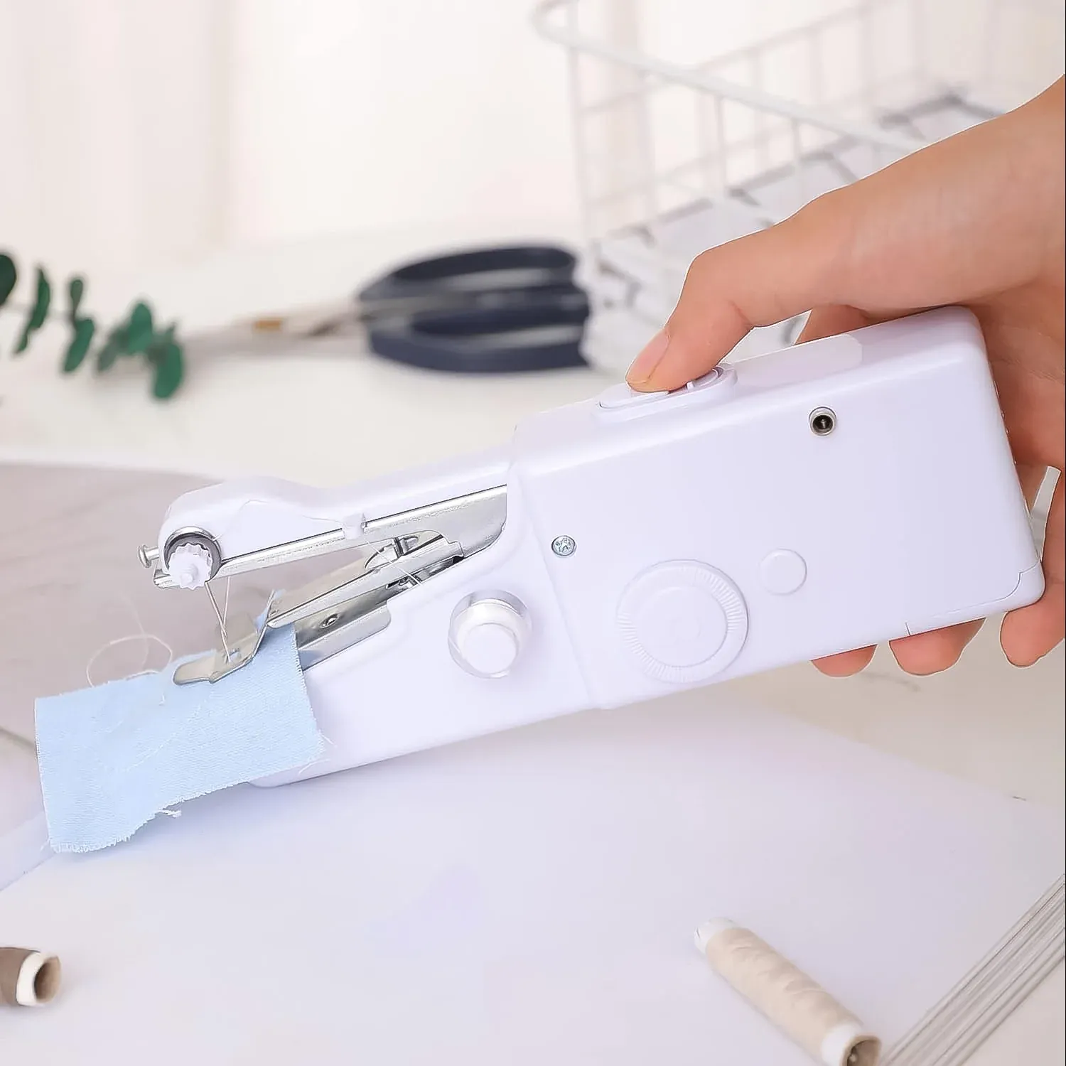DeoDap Portable Mini Cordless Electric Sewing Machine - Detailed Feature View 4