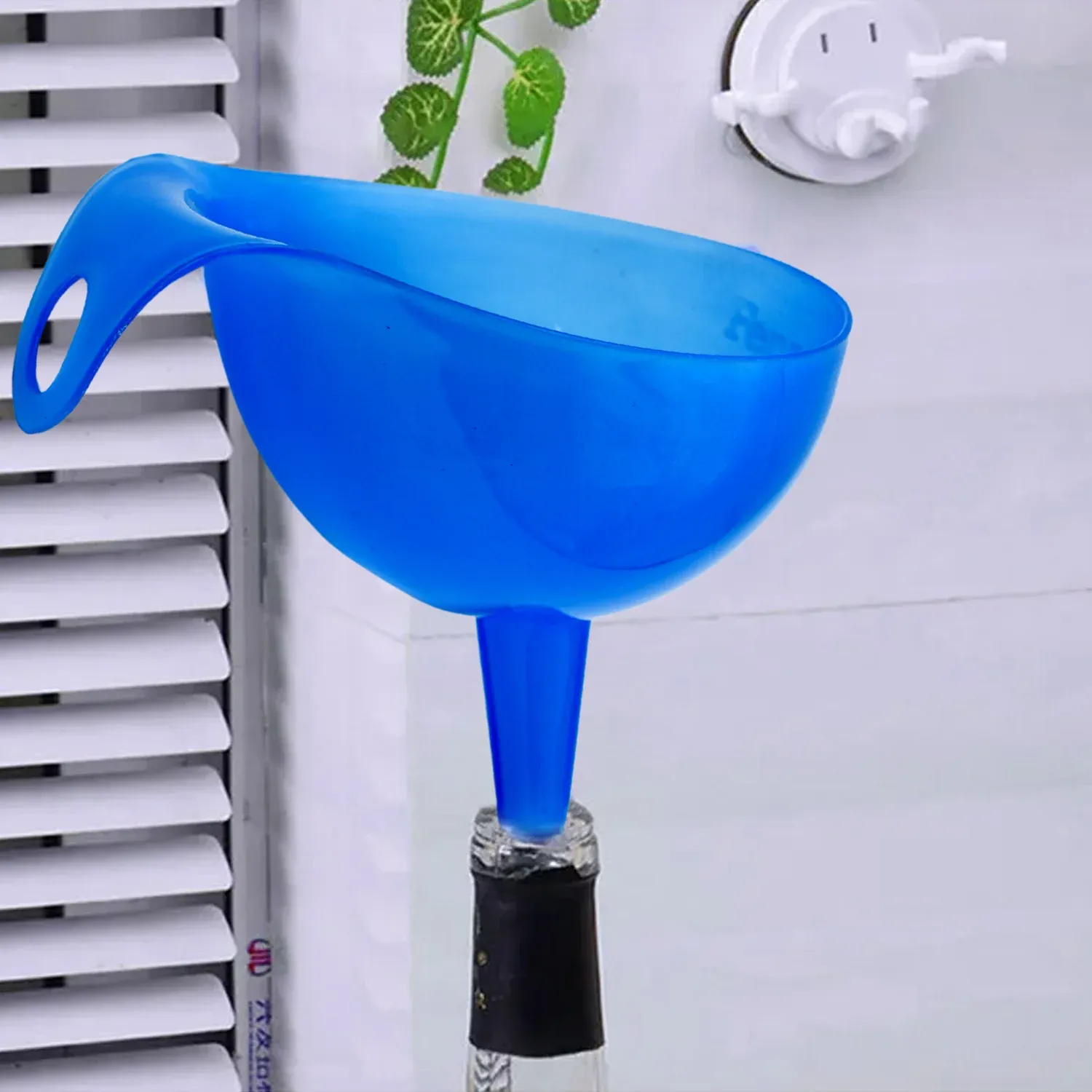 Food Grade Plastic Funnel for Oil, Sauce & Juice Pouring - Detailed Feature View 4