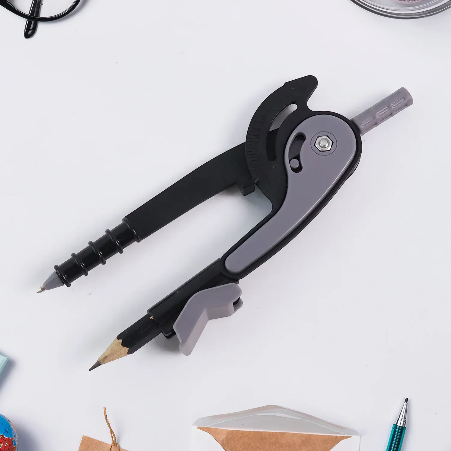 2-Piece Geometry Protractor Set with Lock and Transparent Protractor - Detailed Feature View 2