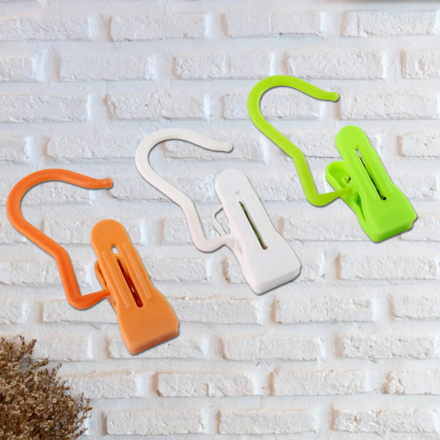 Hanging Hook Clip – Strong Grip & Rotatable, Multipurpose Use - Detailed Feature View 3