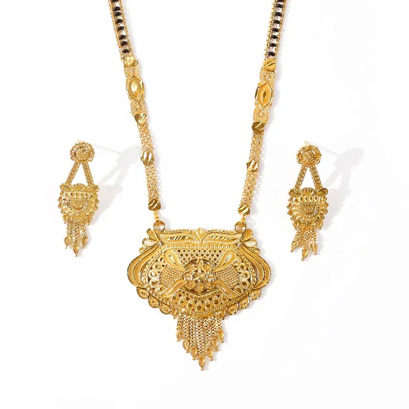 Designer Maharashtrian Mangalsutra Set – Elegant Pendant with Matching Earrings - Detailed Feature View 3
