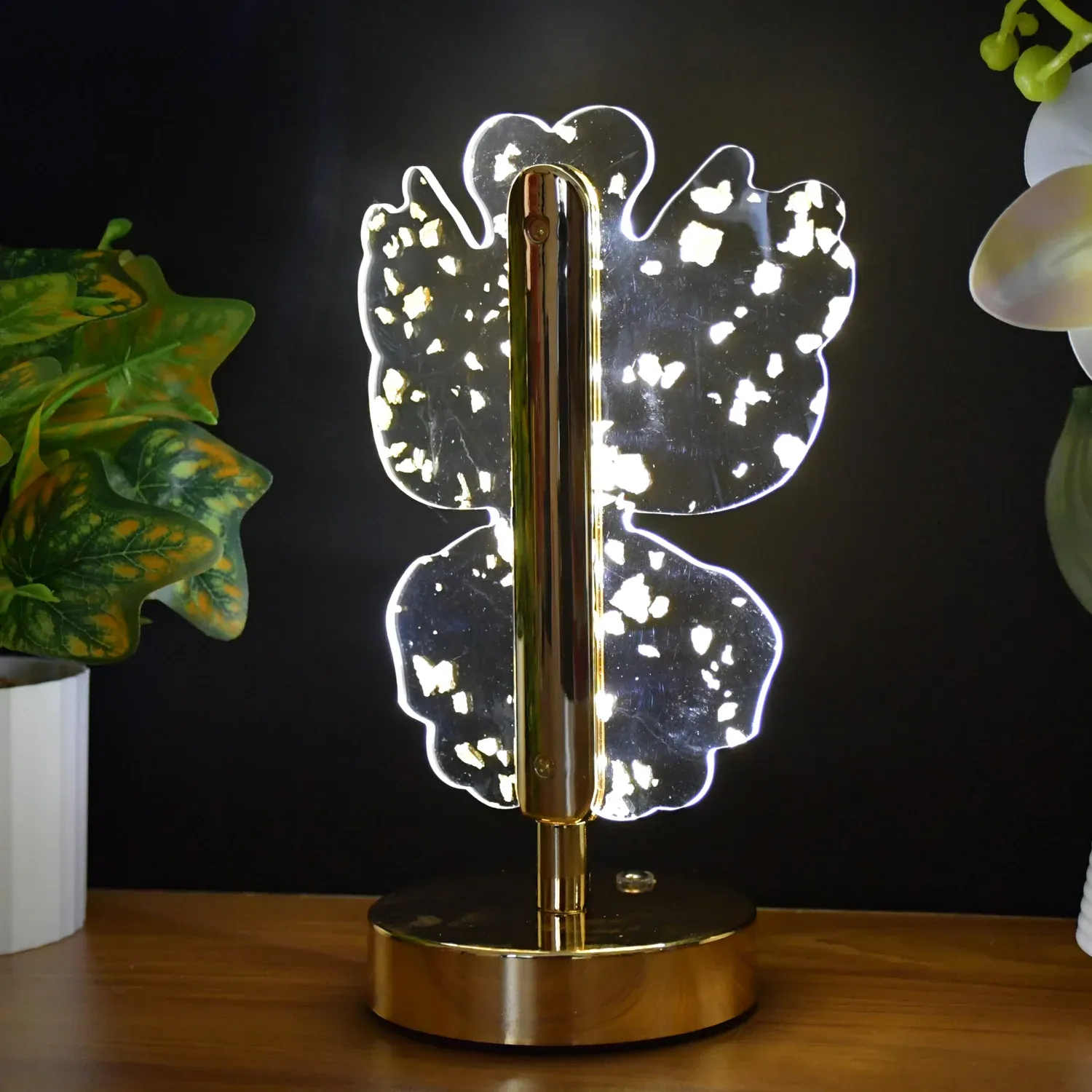 Luxury Golden Crystal LED Table Lamp (1 Pc) - Detailed Feature View 3