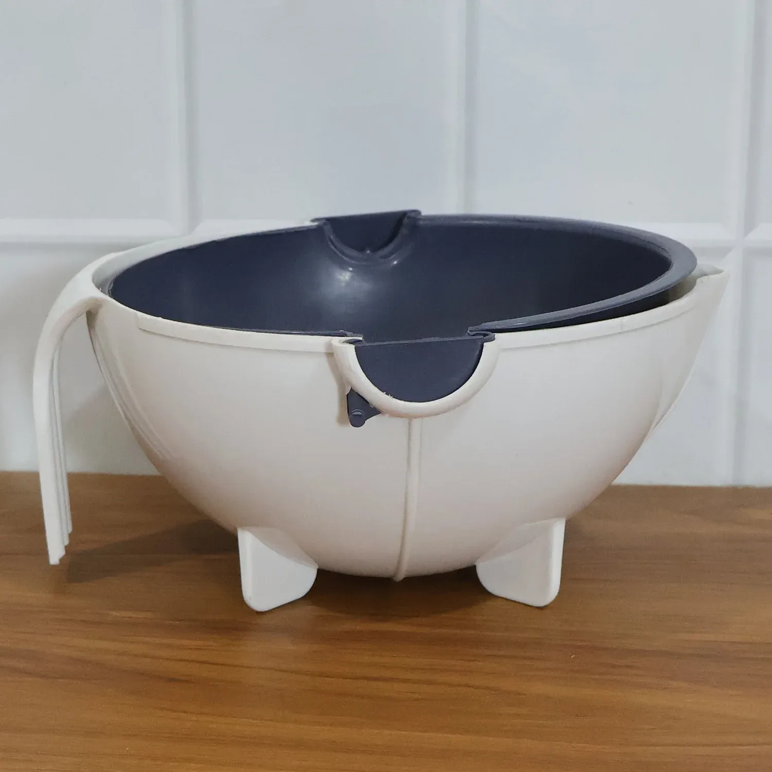 2-in-1 Vegetable Washing Bowl with Strainer - Multipurpose Kitchen Colander - Detailed Feature View 7