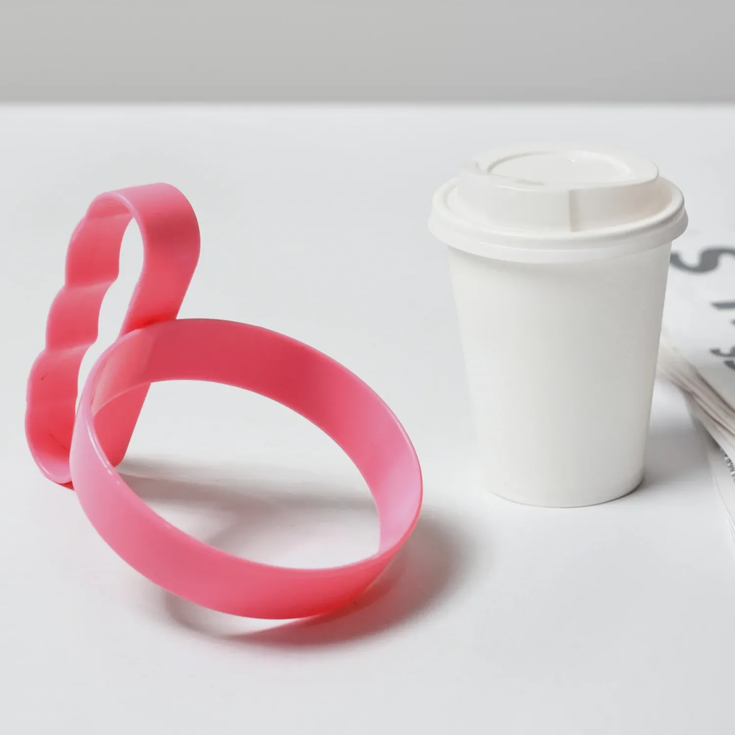 Tumbler Handle – Anti-Slip Grip for Travel Mugs | Tidy Table - Detailed Feature View 2