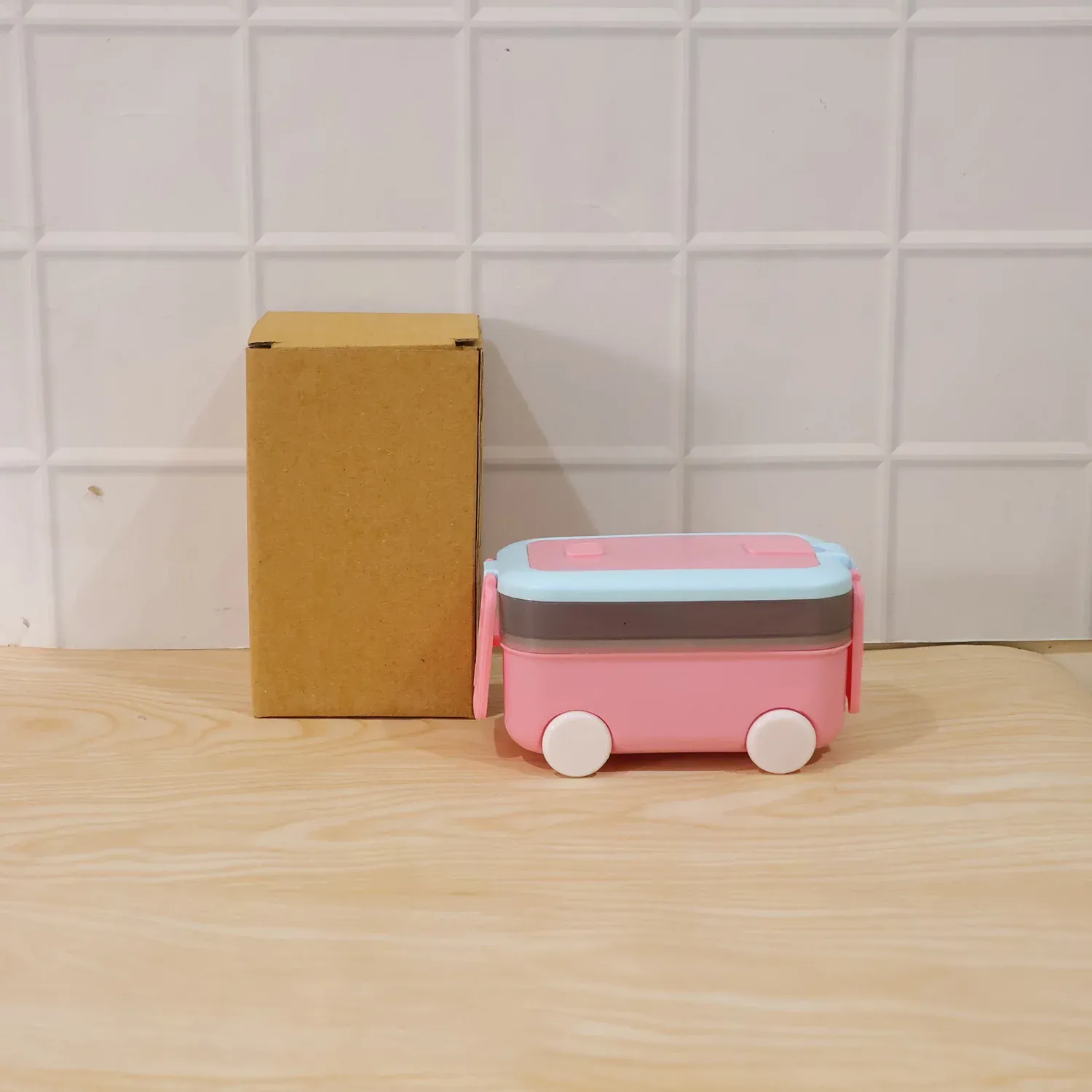 Kids Car Shape Lunch Box with Wheels – Fun and Leakproof Design - Detailed Feature View 8