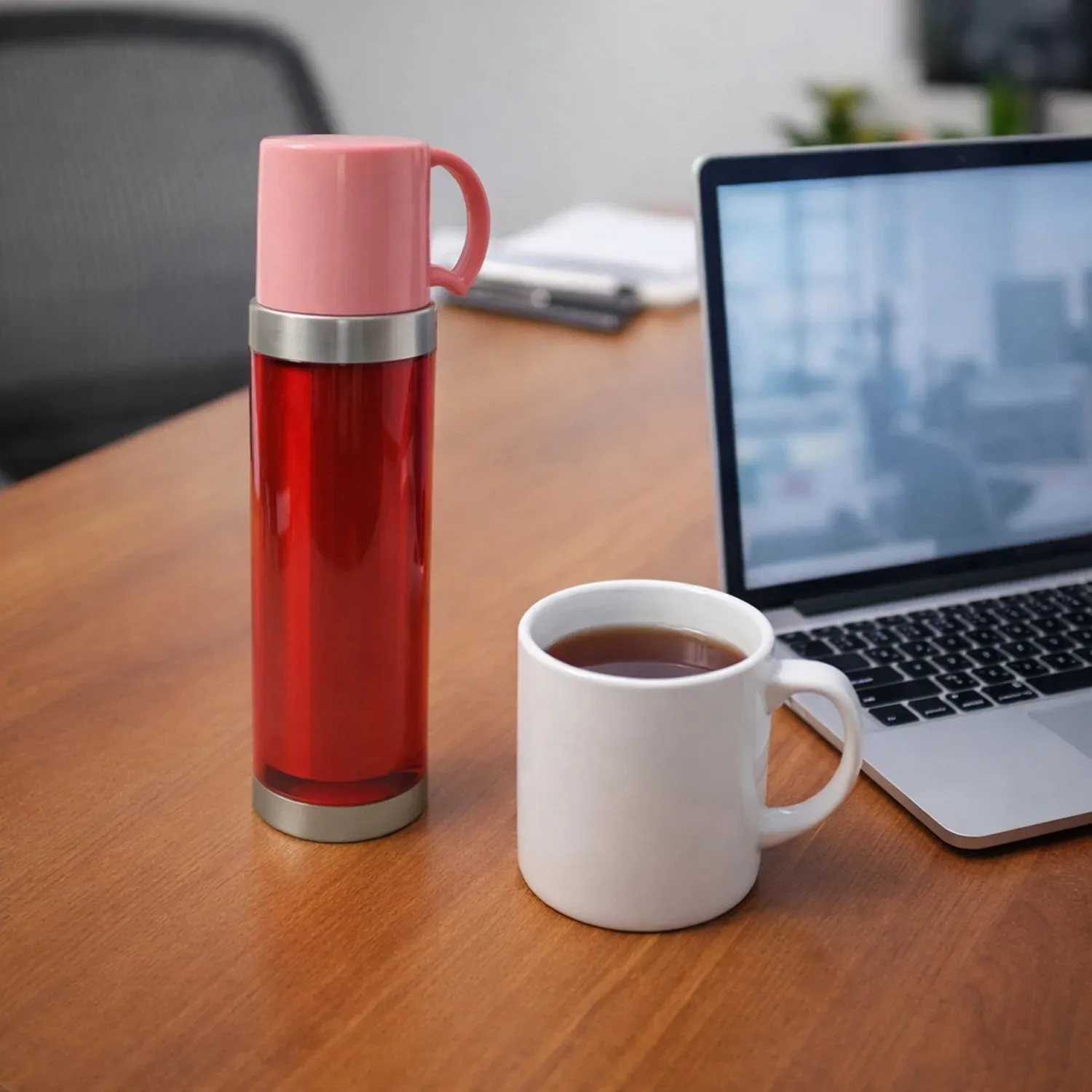 Insulated Travel Mug – Handle Lid & Stainless Steel Base 500ml - Detailed Feature View 2
