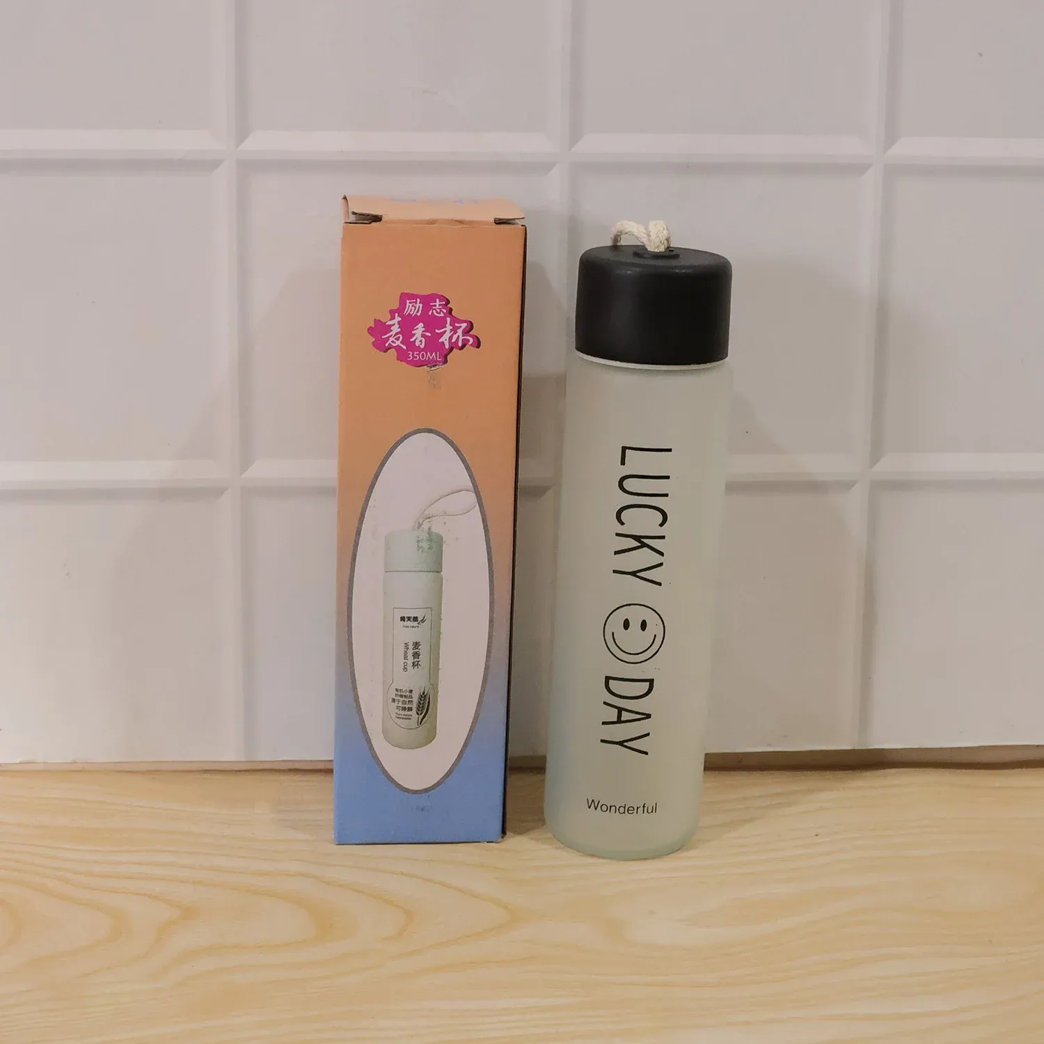Frosted Glass Water Bottle – Leakproof & Travel-Friendly Design - Detailed Feature View 7