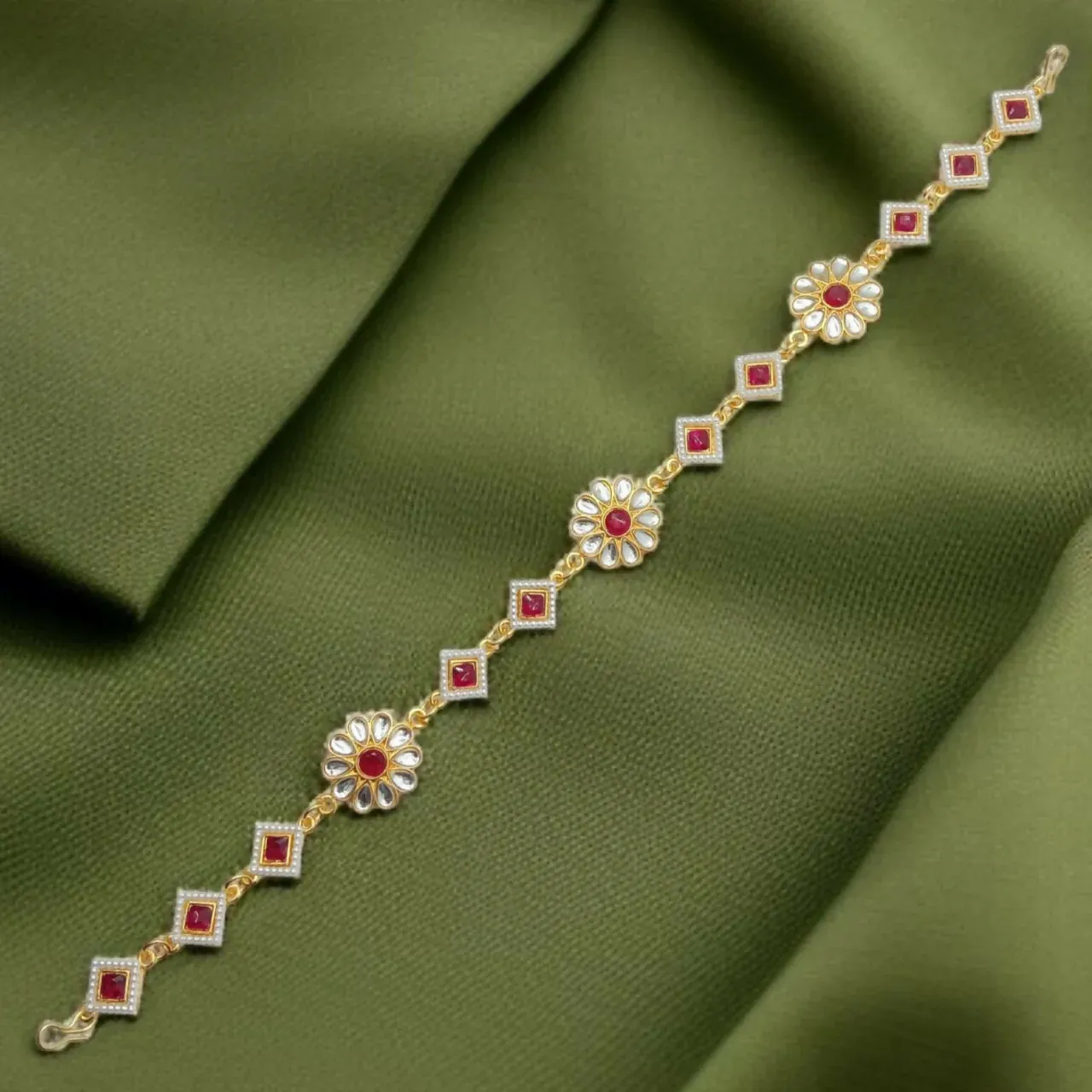 Traditional Gold-Plated Mathapatti with Kundan Accent - Detailed Feature View 2