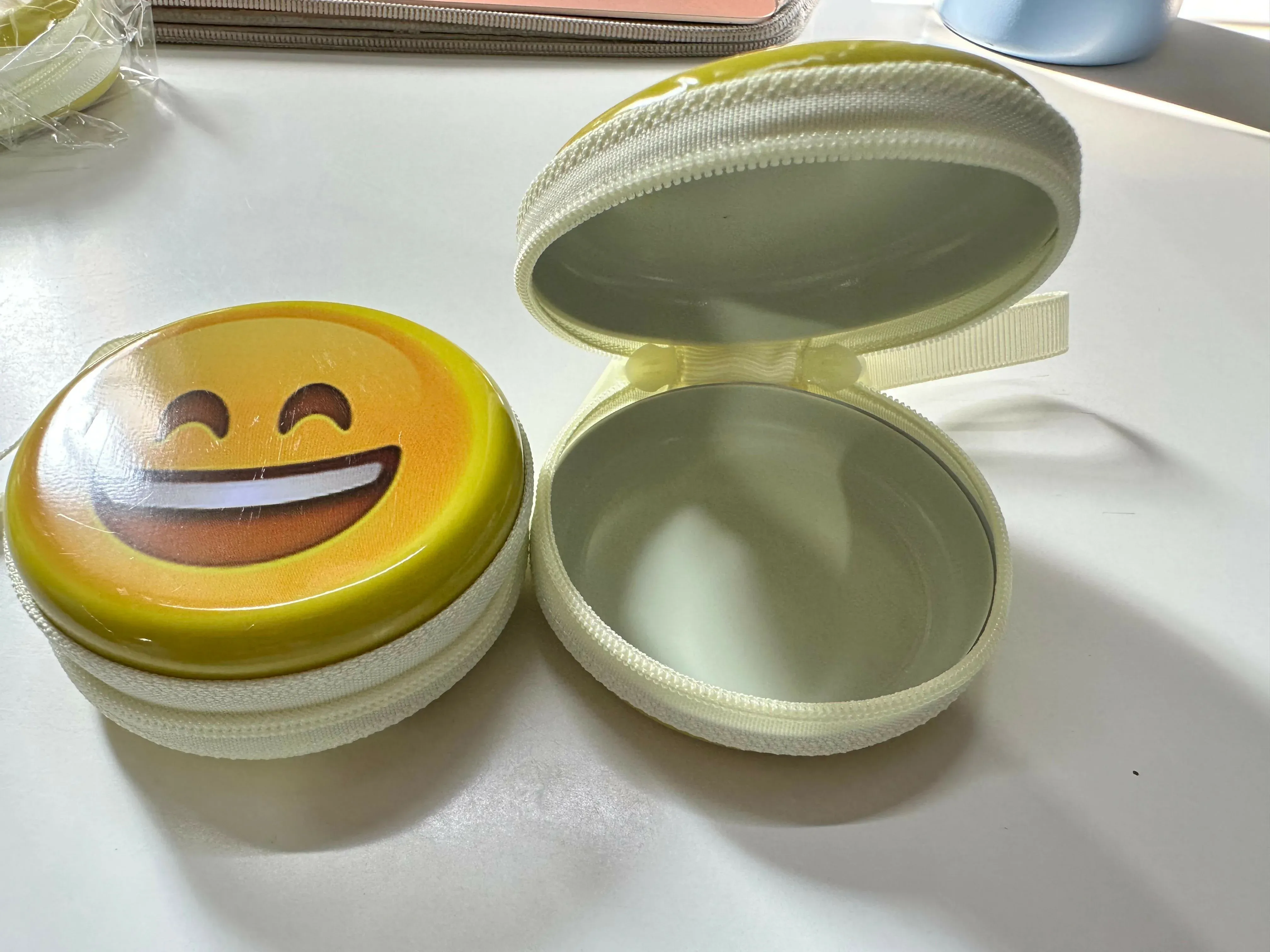 Emoji Print Round Coin Pouch with Zipper & Wrist Strap - Detailed Feature View 5