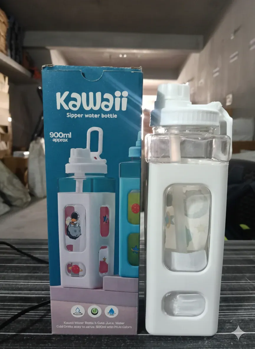 Kawaii 900ml BPA-Free Leakproof Water Bottle with Straw - Detailed Feature View 3
