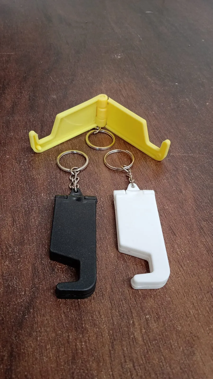 Keychain Mobile Stand – 2-in-1 Phone Holder | PHOBIA - Detailed Feature View 6