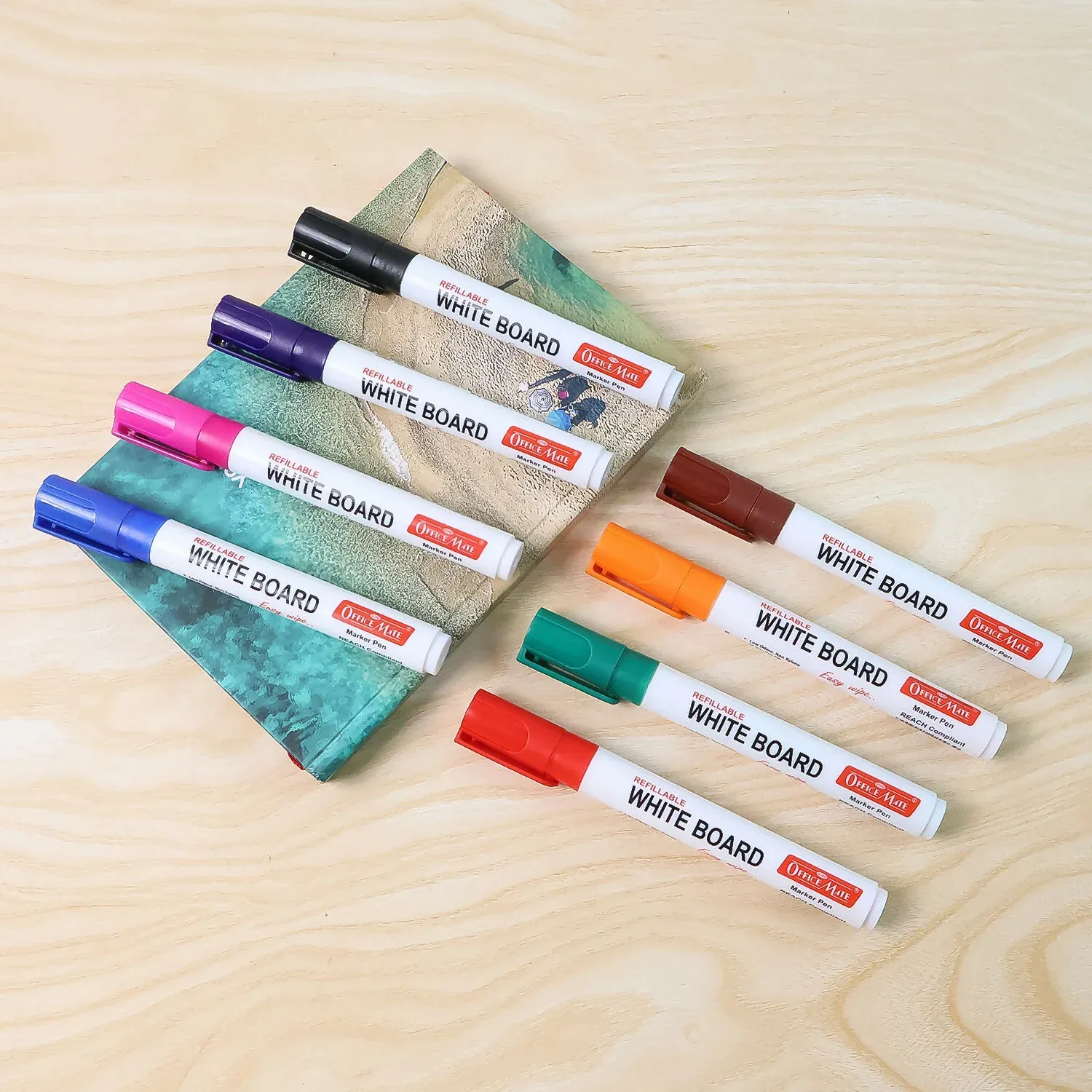 Whiteboard Marker Set – 8 Vibrant Refillable Colours - Detailed Feature View 1