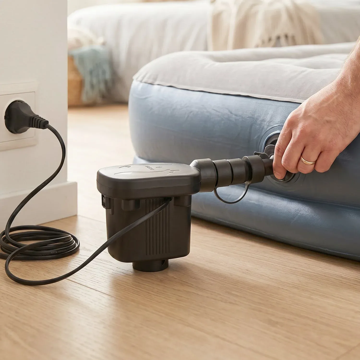 Electric Air Pump Fast Inflator Deflator for Inflatables - Detailed Feature View 7
