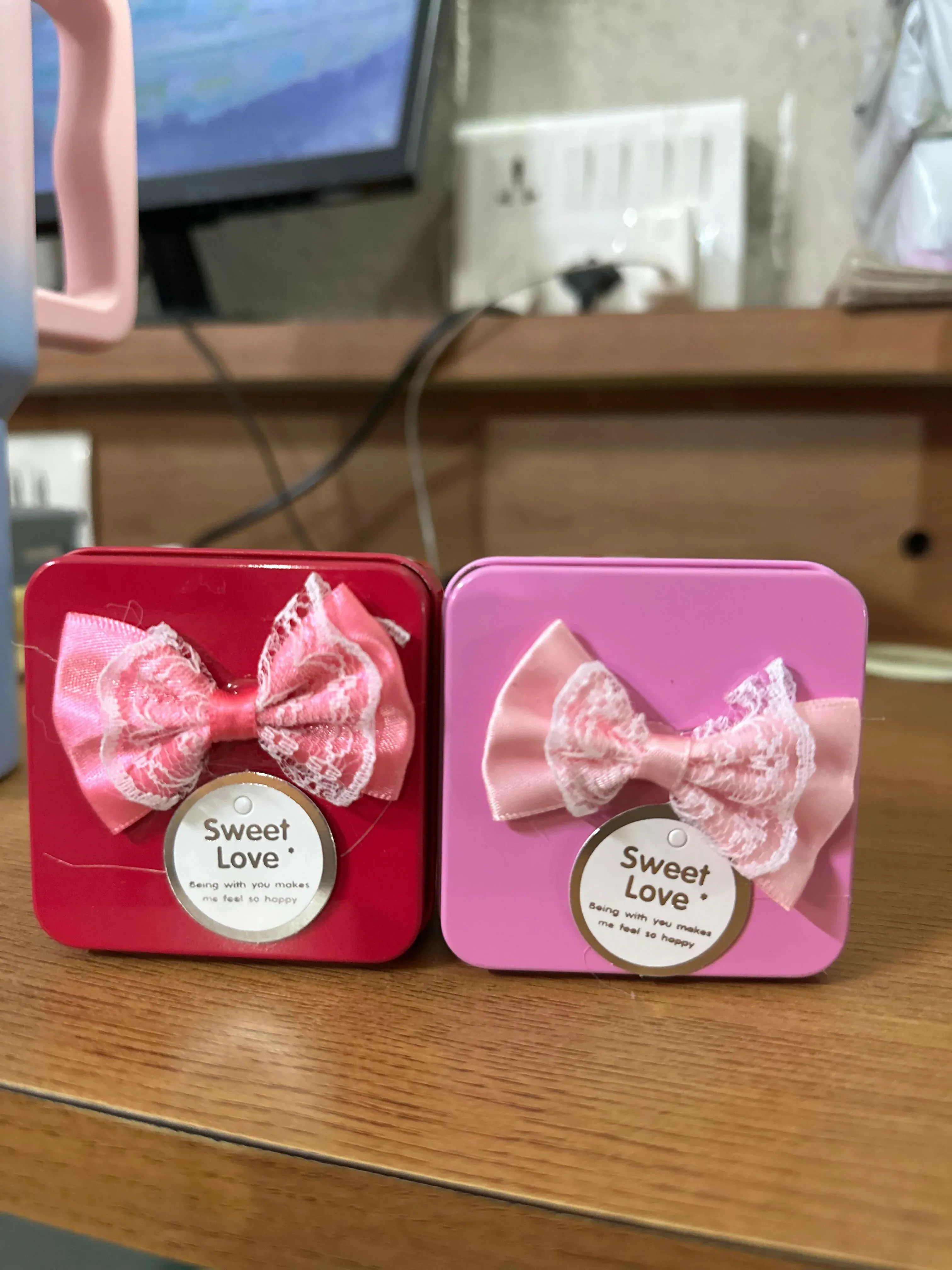 Mini Gift Box with Bow – Elegant Jewelry & Keepsake Storage - Detailed Feature View 6