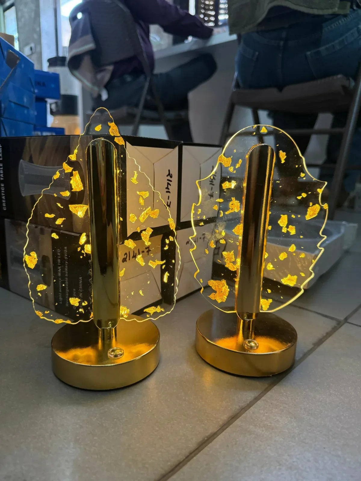 Leaf Design Crystal Table Lamp with Warm Glow Decorative Light (Pattern may vary) - Detailed Feature View 4