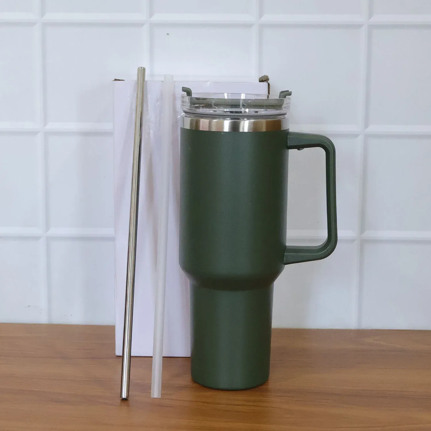 1200ML Insulated Travel Mug with Handle & Straw | Hot & Cold Tumbler - Detailed Feature View 8