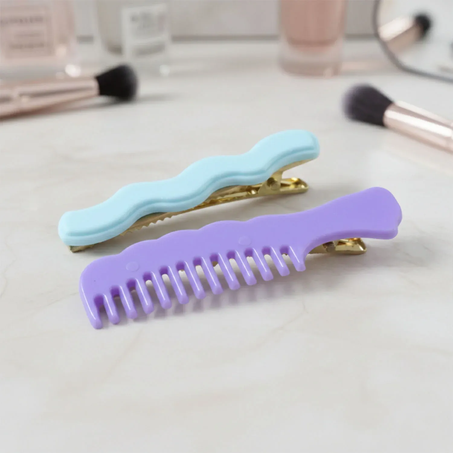 Comb-Shaped Hair Clips Set for Girls & Women – Stylish Hair Pins (4 Pc ) - Detailed Feature View 6