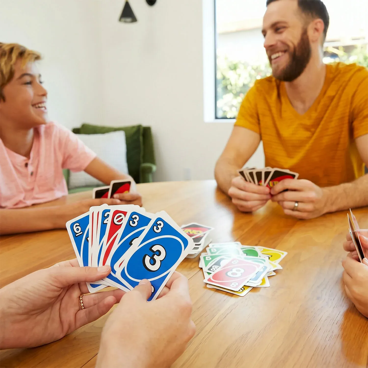 UNO Customizable Wild Cards Game, Family Fun Card Game - Detailed Feature View 1