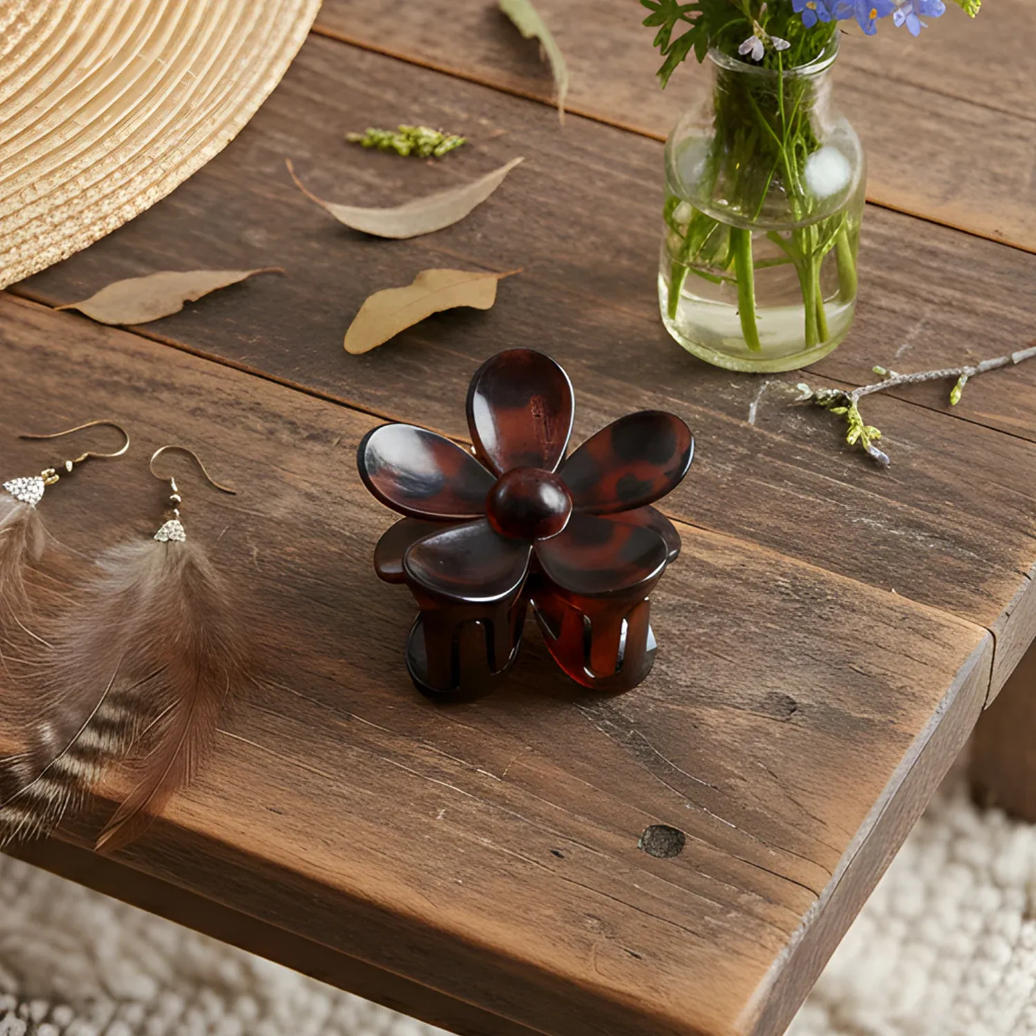 Elegant Plastic Flower Hair Clip – Stylish Claw Clip for Women - Detailed Feature View 3