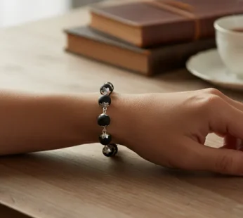 Karungali Bead Bracelet with Silver Finish Links for Daily Wear