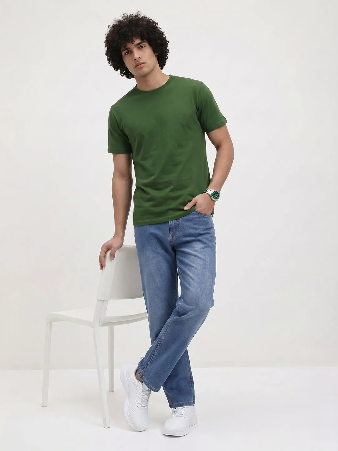 The Roadster Life Co. Men Straight Fit Stretchable Jeans - Detailed Feature View 2