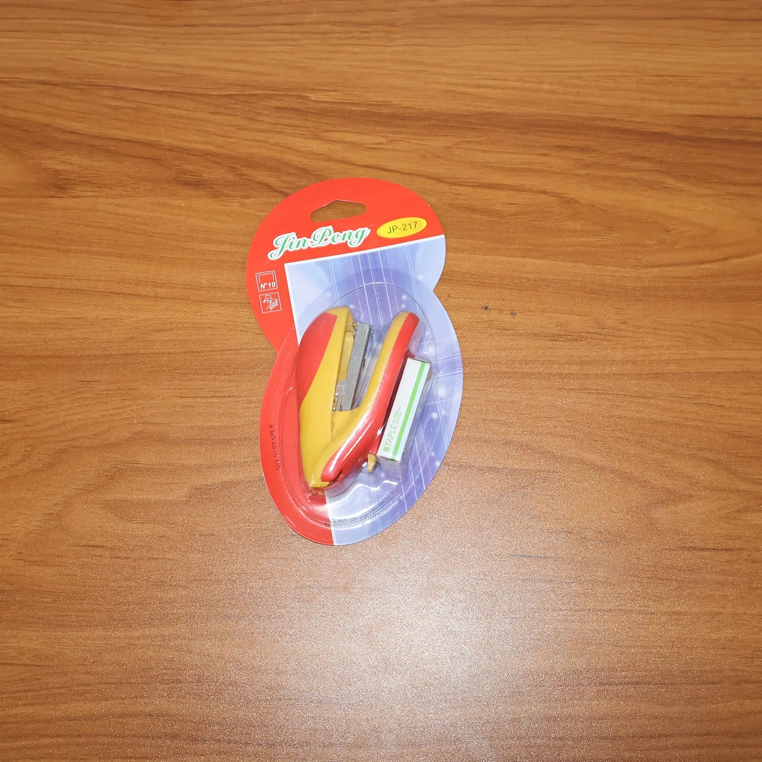 Heavy-Duty Desktop Stapler with Ergonomic Grip & Staples - Detailed Feature View 8