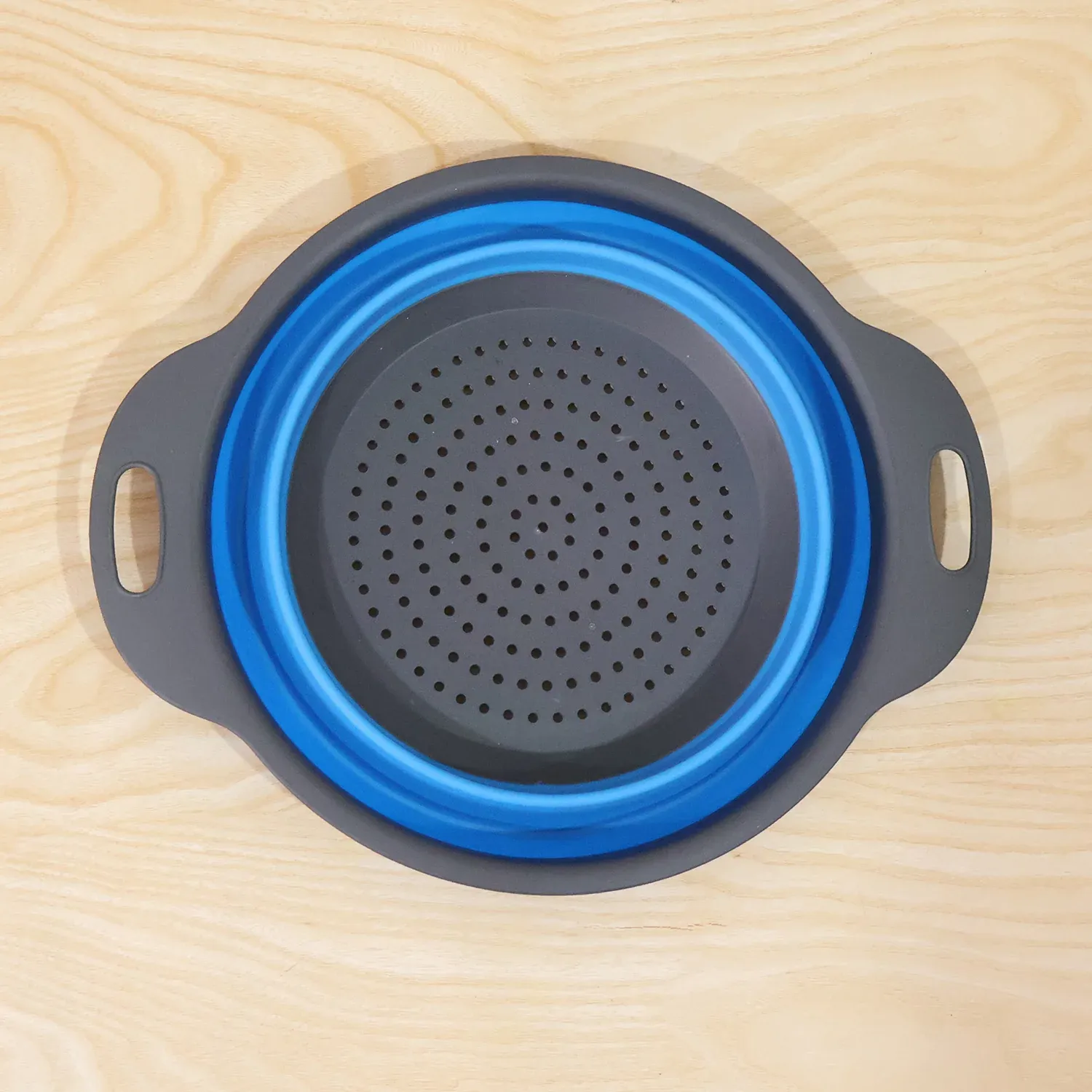 Foldable Silicone Strainer – Space-Saving Kitchen Drainer with Handles - Detailed Feature View 8