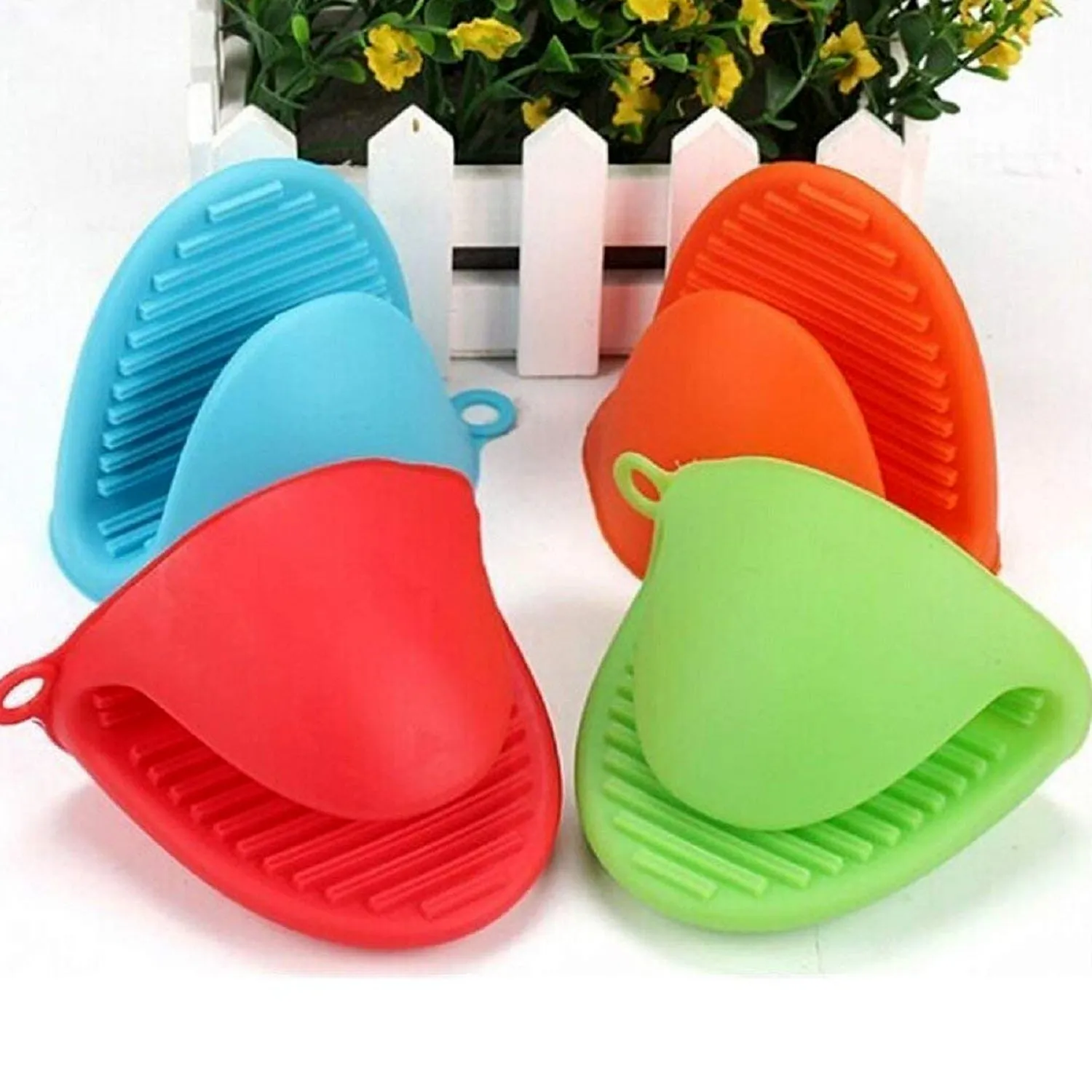 Silicone Heat Resistant Potholder – Kitchen & Baking Mitt | Jiaqi - Detailed Feature View 2