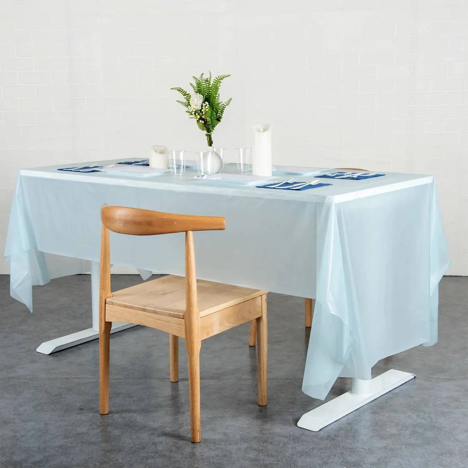 Disposable Plastic Table Cover – Waterproof & Tear-Resistant 137x183 cm - Detailed Feature View 7