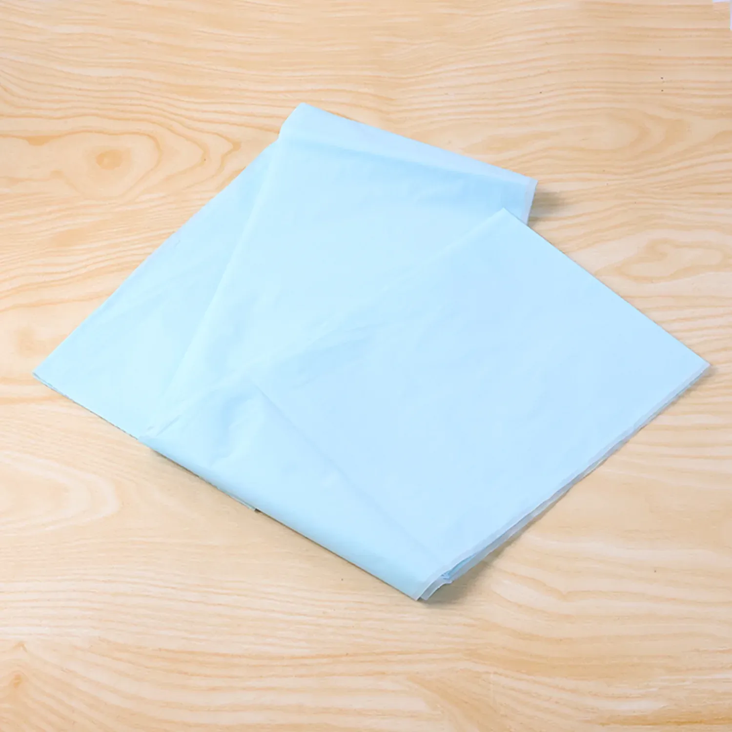 Disposable Plastic Table Cover – Waterproof & Tear-Resistant 137x183 cm - Detailed Feature View 9