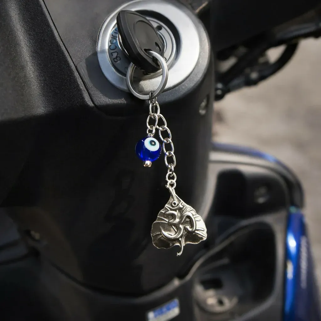 Om Leaf Evil Eye Keychain for Car Keys, Bags & Spiritual Gifting - Detailed Feature View 2