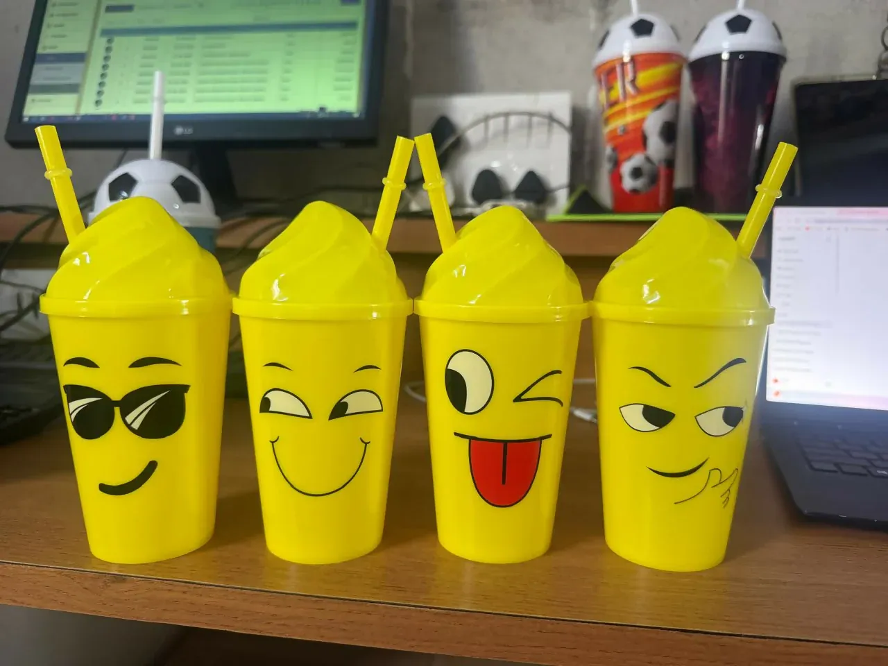 Emoji Sipper Cup – Kids Drinkware with Spill-Proof Lid - Detailed Feature View 5